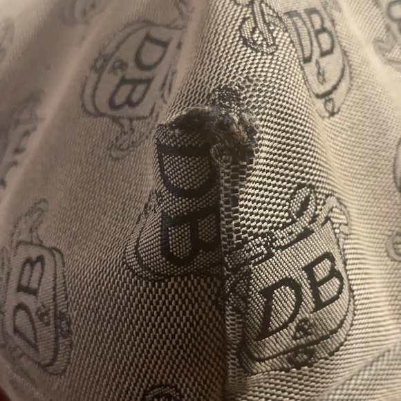 Dooney and Bourke Signature shoulder bag - Picture 7 of 11